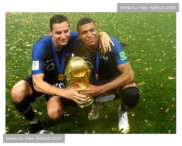 绿茵场上的桑巴舞步：当“弗鲁米嫩塞vs”不仅是一场比赛，更是一场感官盛宴